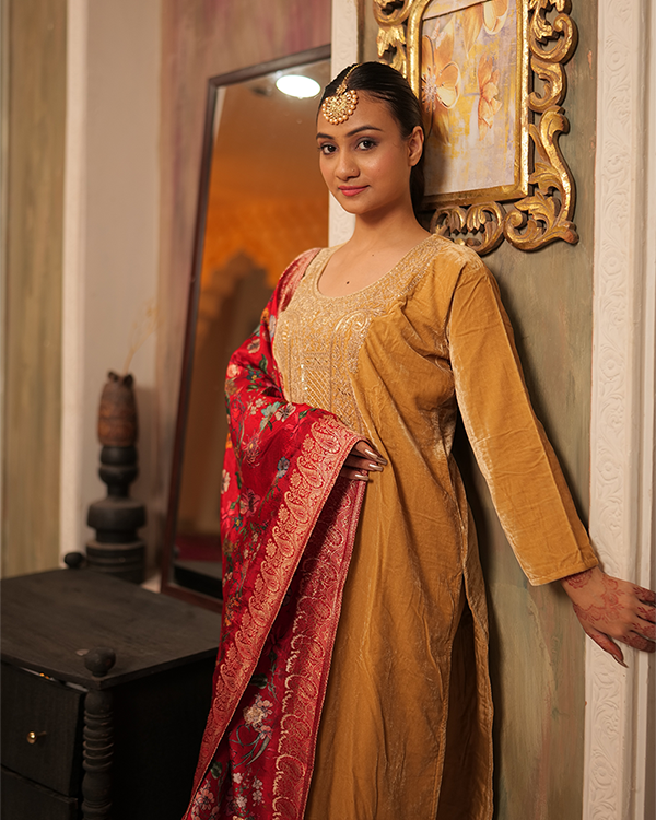 Sabah Velvet Golden Kurta Set