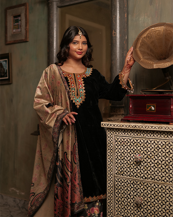 Amara Velvet Black Palazzo Set